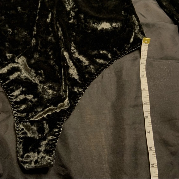 Victoria’s Secret Black Crushed Velvet Plunge Deep V Neck Body Suit New Sz M - Picture 15 of 15